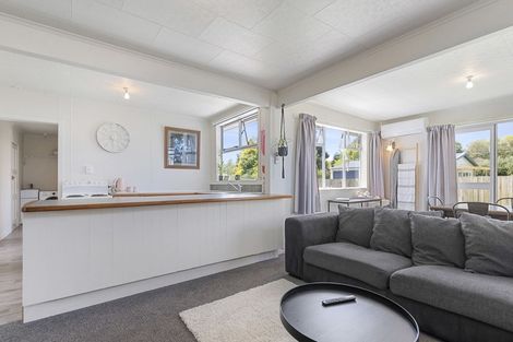 Photo of property in 8 Charles Road, Hannahs Bay, Rotorua, 3010