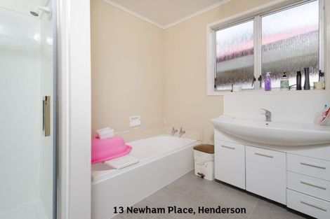 Photo of property in 13 Newham Place, Henderson, Auckland, 0612