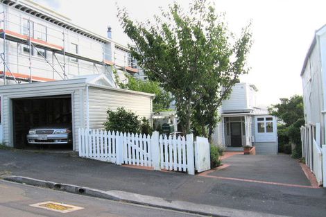 Photo of property in 8 Newman Terrace, Thorndon, Wellington, 6011