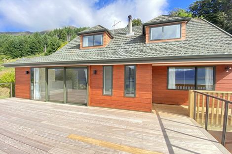 Photo of property in 127 Wynyard Crescent, Fernhill, Queenstown, 9300