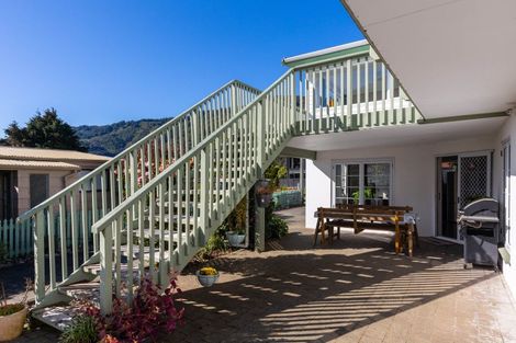 Photo of property in 48 Beach Road, Waikawa, Picton, 7220