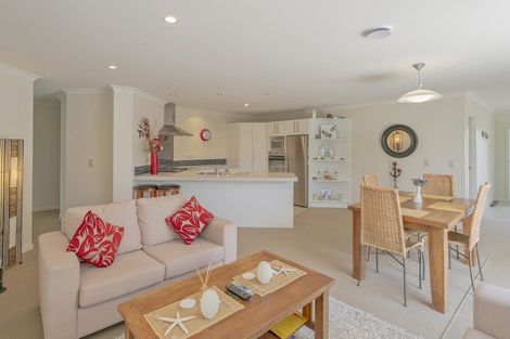 Photo of property in 3 Mermaid Place, Whitianga, 3510