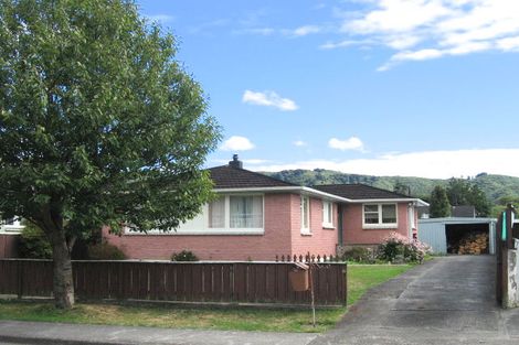Photo of property in 15 Oregon Drive, Maoribank, Upper Hutt, 5018