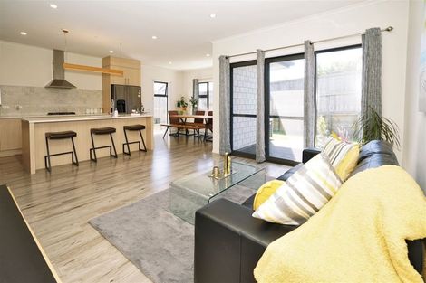 Photo of property in 2 Faber Place, Rototuna North, Hamilton, 3210