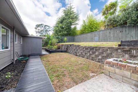 Photo of property in 2/34 Candia Road, Swanson, Auckland, 0614