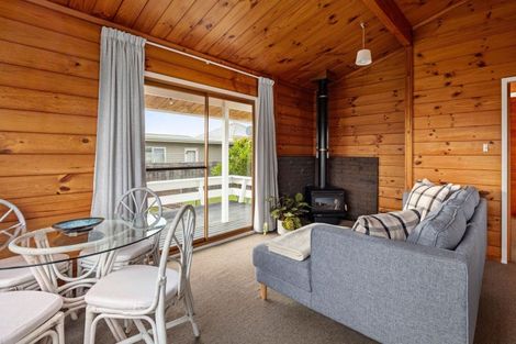 Photo of property in 15 Root Street, Gisborne, 4010