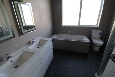 Photo of property in 7 Grove Way, Riverhead, 0820