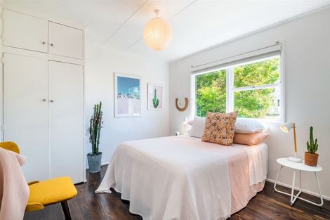 Photo of property in 18 Cassino Street, Bayswater, Auckland, 0622