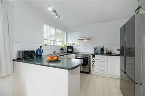 Photo of property in 48 Borich Road, Sunnyvale, Auckland, 0612