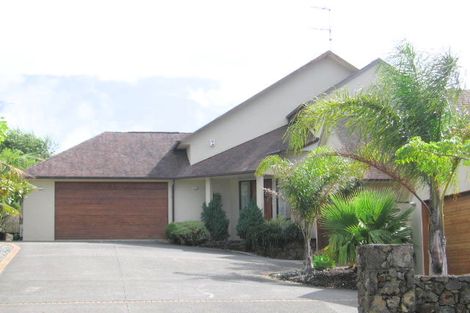 Photo of property in 3/2 Carrowmore, Pinehill, Auckland, 0632