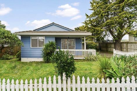 Photo of property in 1/33 Penion Drive, Flat Bush, Auckland, 2023