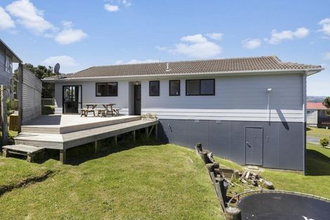 Photo of property in 27 Sombrero View, Ascot Park, Porirua, 5024