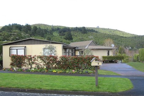 Photo of property in 5 Kenrigg Road East, Kinloch, Taupo, 3377
