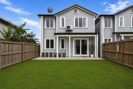 Photo of property in 19 Stitchbird Crescent, Papakura, 2110