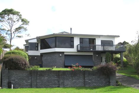 Photo of property in 14 Flagstaff Place, Massey, Auckland, 0614