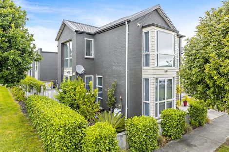 Photo of property in 37 Popokatea Drive, Takanini, 2112