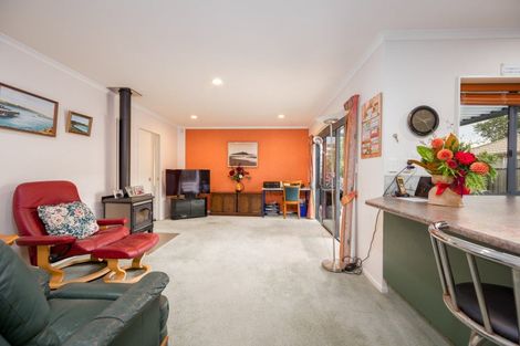 Photo of property in 10 Forbury Way, Taradale, Napier, 4112