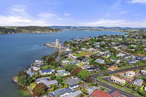 Photo of property in 51 Wallis Street, Raglan, 3225