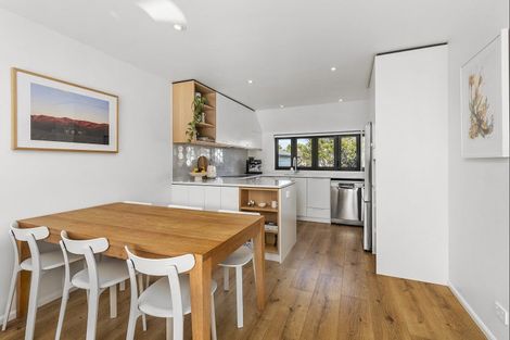 Photo of property in Vein & Skin, 38a Roxburgh Street, Mount Victoria, Wellington, 6011