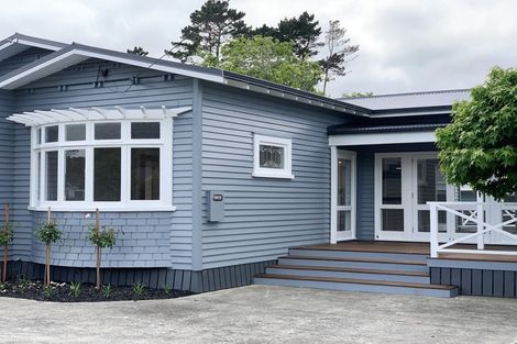 Photo of property in 339 Waitakere Road, Taupaki, Henderson, 0782