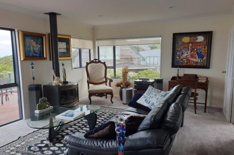 Photo of property in 8 Bury Grove, Strathmore Park, Wellington, 6022