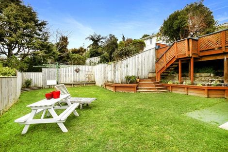 Photo of property in 9 Innes Way, Newlands, Wellington, 6037