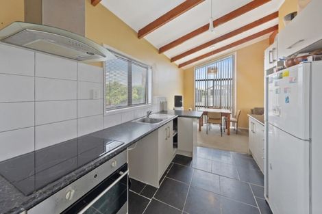 Photo of property in 71 Etherton Drive, Weymouth, Auckland, 2103