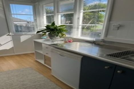Photo of property in 396 Carrington Street, Upper Vogeltown, New Plymouth, 4310