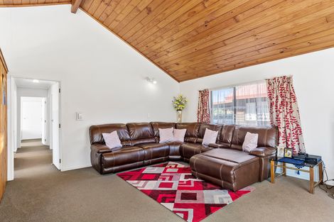 Photo of property in 7b Lyn Grove, Papamoa Beach, Papamoa, 3118