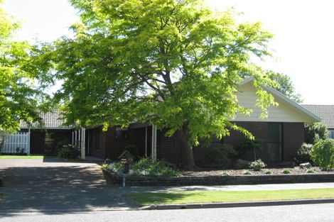 Photo of property in 72 Westgrove Avenue, Avonhead, Christchurch, 8042