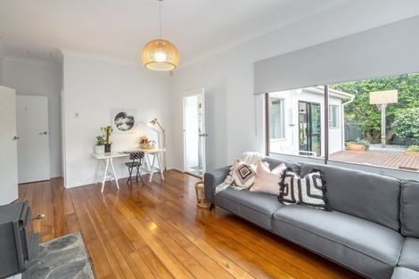 Photo of property in 30 Augustus Street, Carterton, 5713