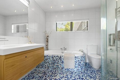 Photo of property in 2/31 Rangatira Road, Birkdale, Auckland, 0626