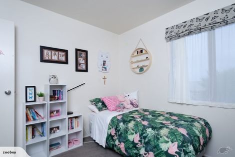 Photo of property in 25 Broadfield Street, Massey, Auckland, 0614