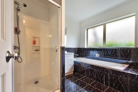 Photo of property in 7 Pittville Place, Henderson, Auckland, 0612