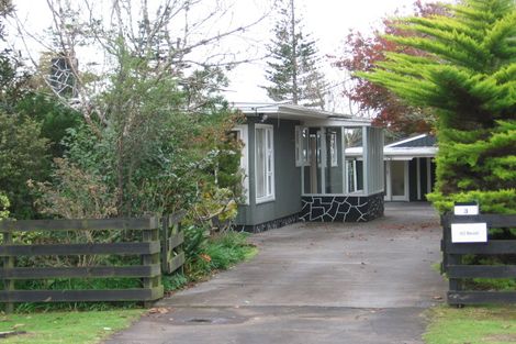 Photo of property in 3 Knox Road, Swanson, Auckland, 0612