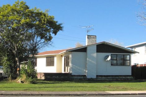 Photo of property in 83 Cargill Street, Papakura, 2110