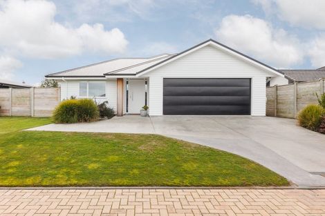 Photo of property in 36 Dogwood Way, Milson, Palmerston North, 4414