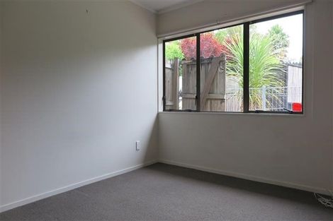 Photo of property in 11 Waimoko Glen, Swanson, Auckland, 0612