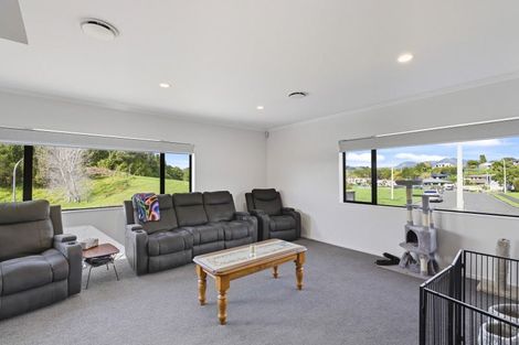 Photo of property in 5 Rotokare Crescent, Whalers Gate, New Plymouth, 4310
