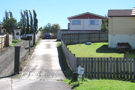 Photo of property in 26 Peterhouse Place, West Harbour, Auckland, 0618
