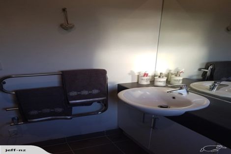 Photo of property in 7e/60 Masons Road, Oteha, Auckland, 0632