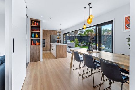 Photo of property in 1/33 Hyde Road, Rothesay Bay, Auckland, 0630