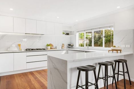 Photo of property in 5 Wye Oak Drive, Schnapper Rock, Auckland, 0632