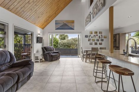 Photo of property in 19 Marendellas Drive, Bucklands Beach, Auckland, 2014