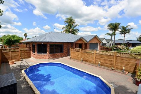 Photo of property in 34 Cairns Crescent, Rototuna, Hamilton, 3210