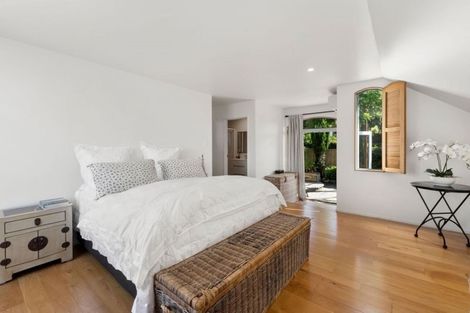 Photo of property in 1/2 Milton Road, Northcote Point, Auckland, 0627
