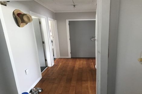 Photo of property in 2/129 Martin Street, Wallaceville, Upper Hutt, 5018