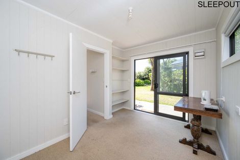 Photo of property in 9 Redwood Place, Te Awanga, 4102
