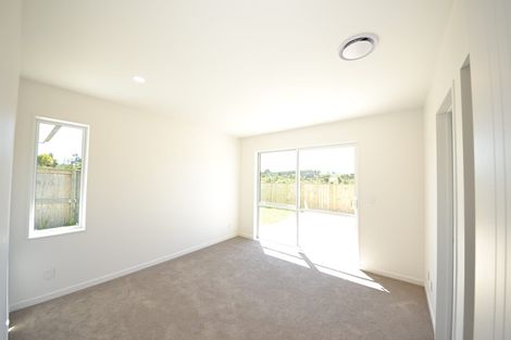 Photo of property in 32 Johns Creek Crescent, Silverdale, 0932