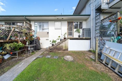 Photo of property in 5/38 Edmonton Road, Henderson, Auckland, 0612